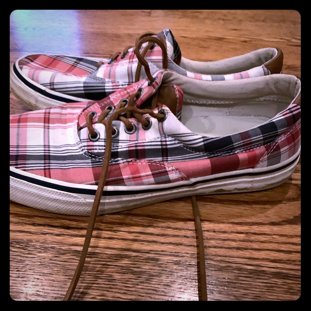 Bass men’s plaid sneakers